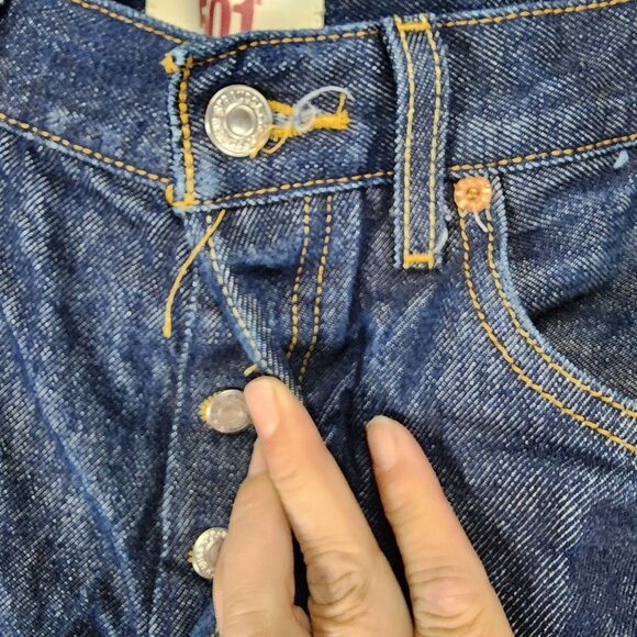 Levis Jeans Mens 30x32 501 Dark Wash Cotton Mid Rise Button Fly Classic Straight - Picture 3 of 13